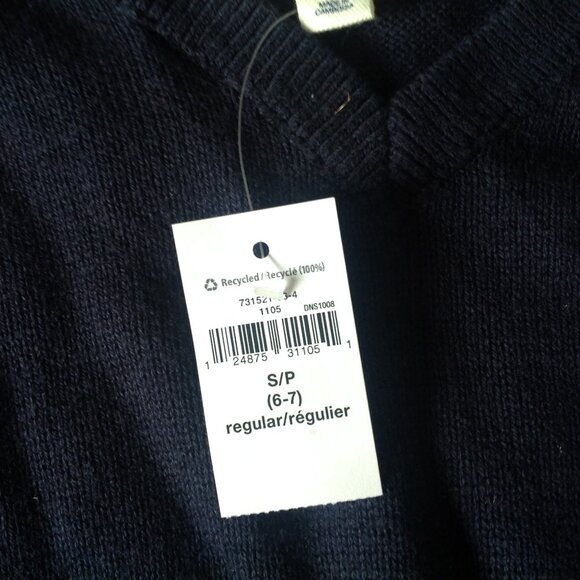 BRAND NEW Navy Blue Boy's V-neck Sweater Size 6-7 - Picture 2 of 3